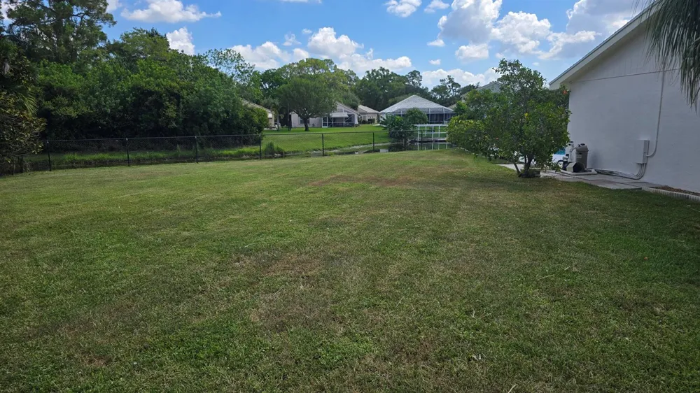 118 CAMBRIDGE LANE Royal Palm Beach, FL 33411