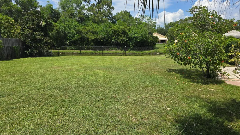 118 CAMBRIDGE LANE Royal Palm Beach, FL 33411