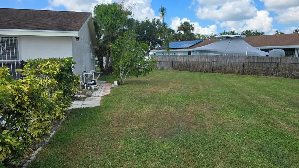 118 CAMBRIDGE LANE Royal Palm Beach, FL 33411
