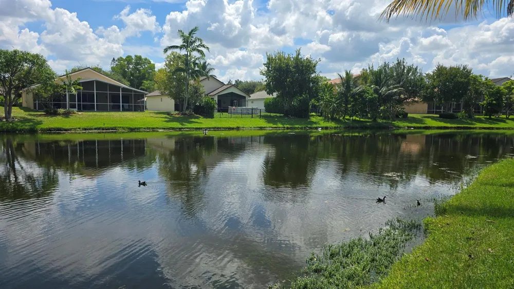118 CAMBRIDGE LANE Royal Palm Beach, FL 33411