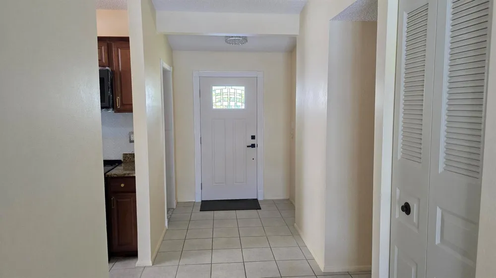 118 CAMBRIDGE LANE Royal Palm Beach, FL 33411