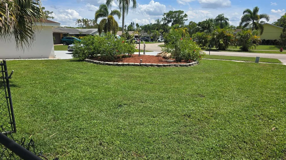 118 CAMBRIDGE LANE Royal Palm Beach, FL 33411