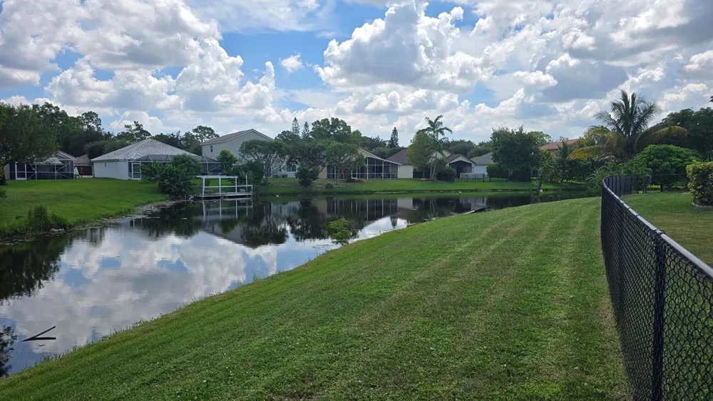 118 CAMBRIDGE LANE Royal Palm Beach, FL 33411