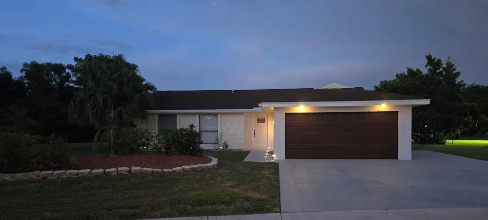 118 CAMBRIDGE LANE Royal Palm Beach, FL 33411