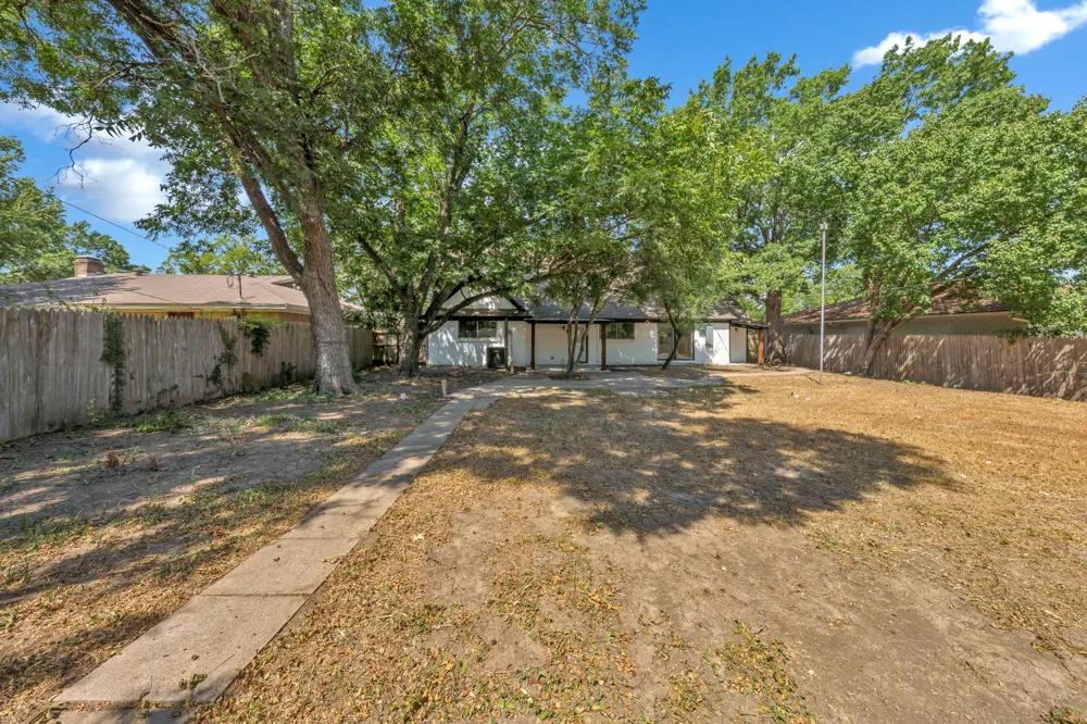 1218 Thomas Street Denton, TX 76201