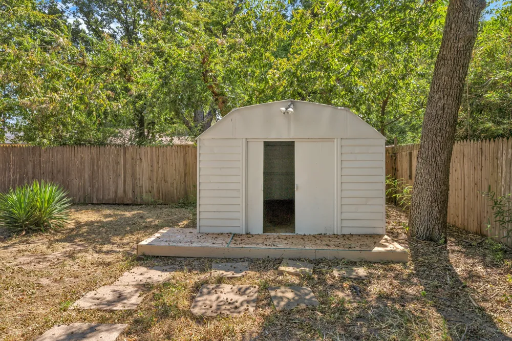 1218 Thomas Street Denton, TX 76201
