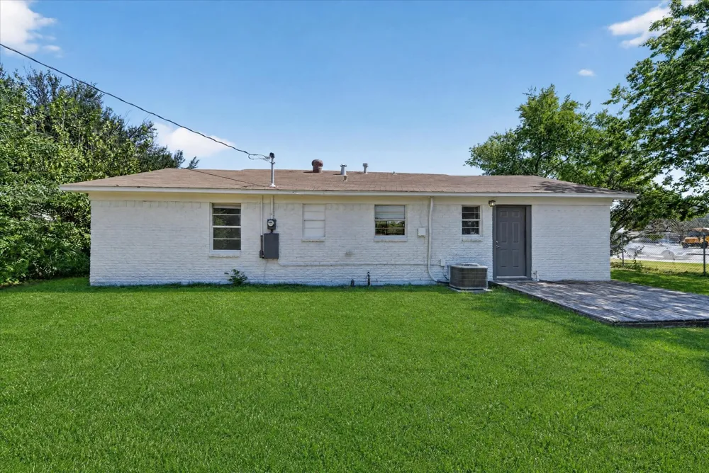 2335 Loyce Drive Mesquite, TX 75149