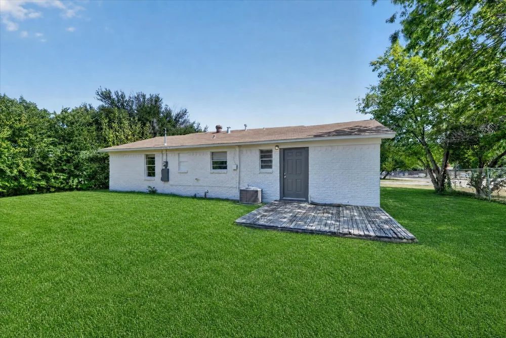 2335 Loyce Drive Mesquite, TX 75149