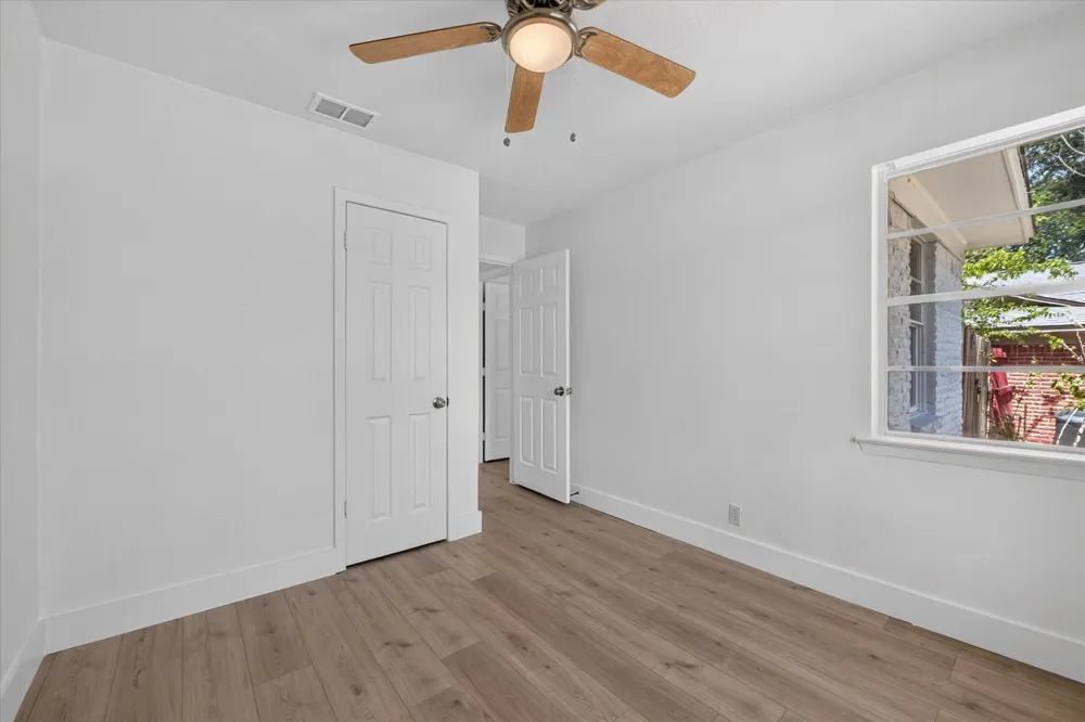 2335 Loyce Drive Mesquite, TX 75149