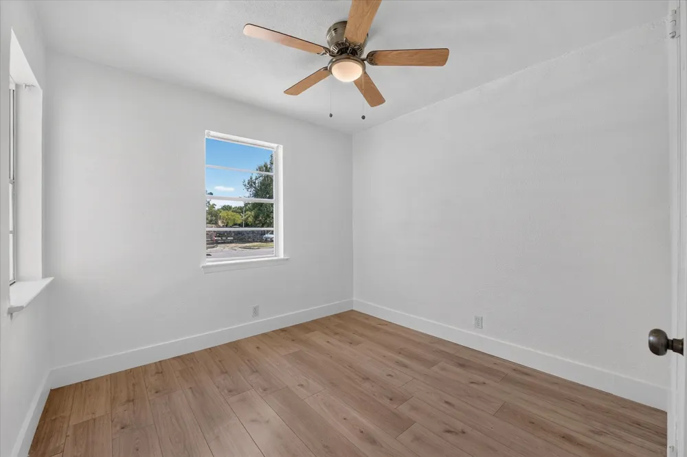 2335 Loyce Drive Mesquite, TX 75149