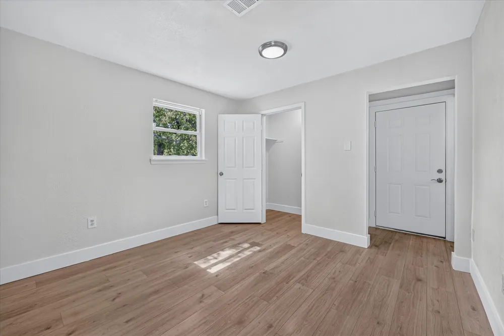 2335 Loyce Drive Mesquite, TX 75149