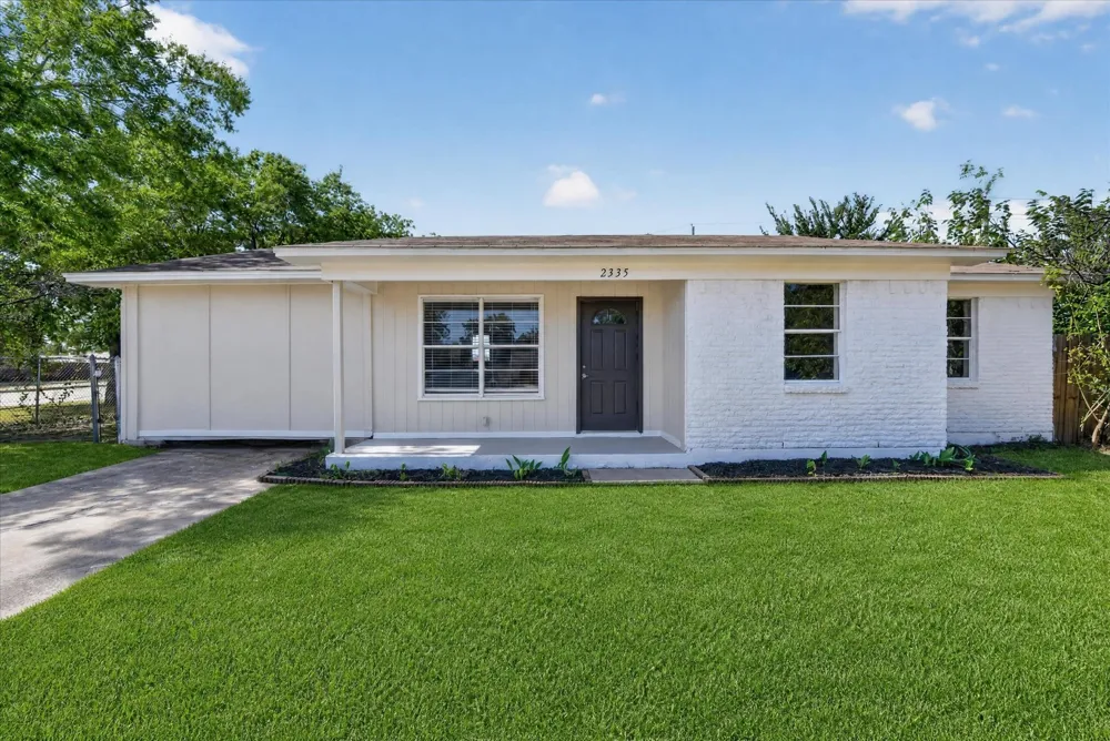 2335 Loyce Drive Mesquite, TX 75149