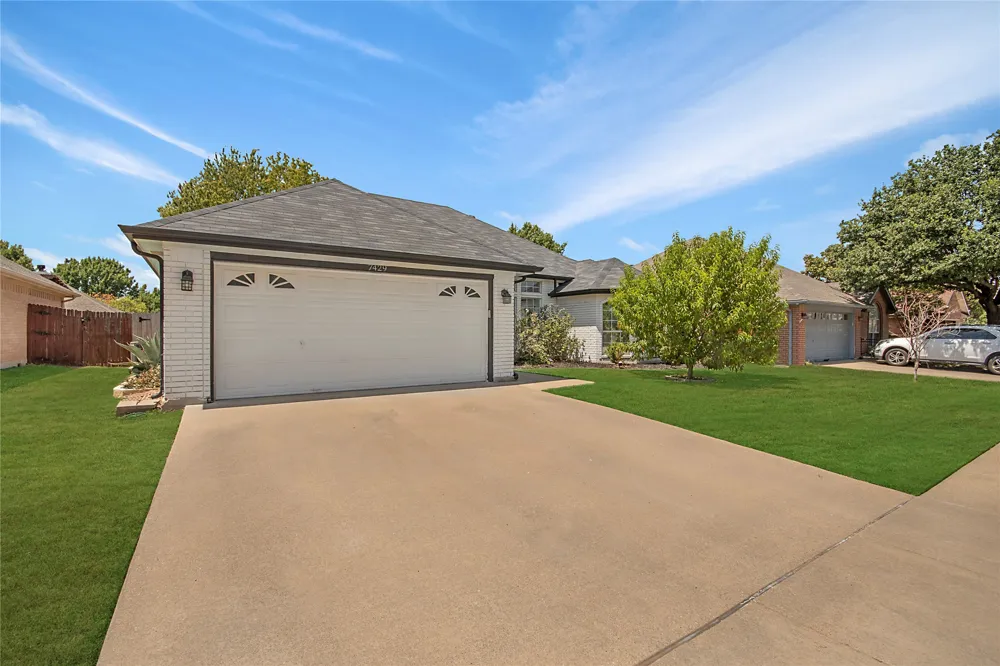 7429 Amber Drive Watauga, TX 76148