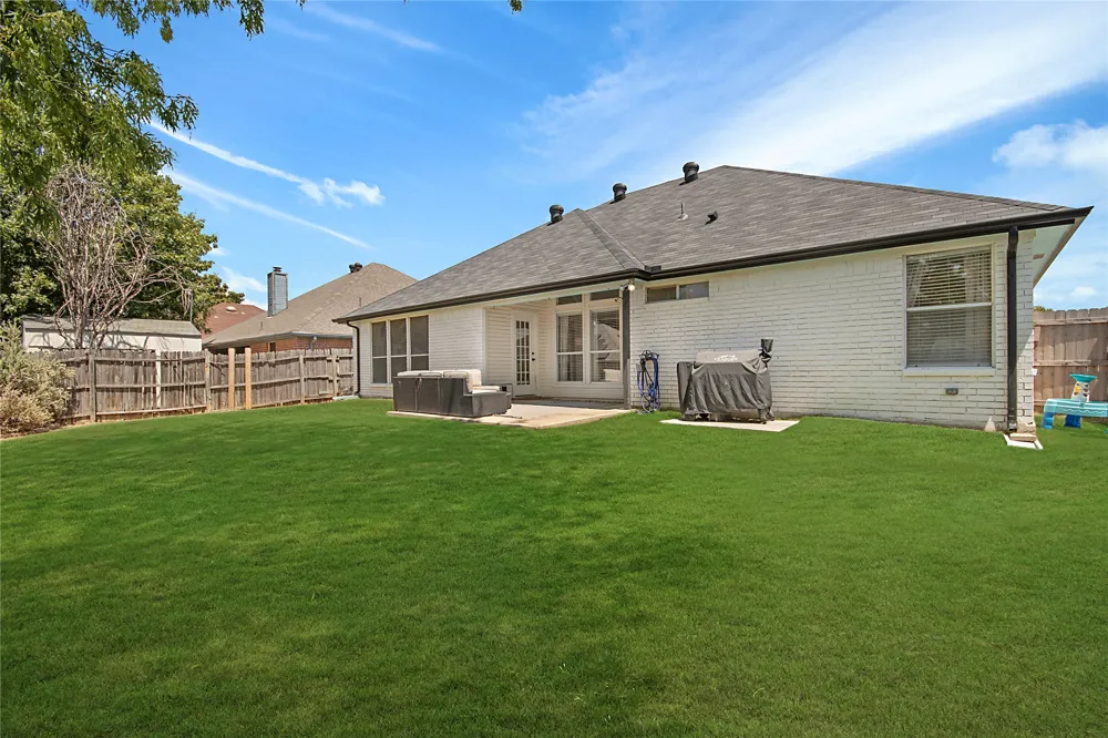 7429 Amber Drive Watauga, TX 76148