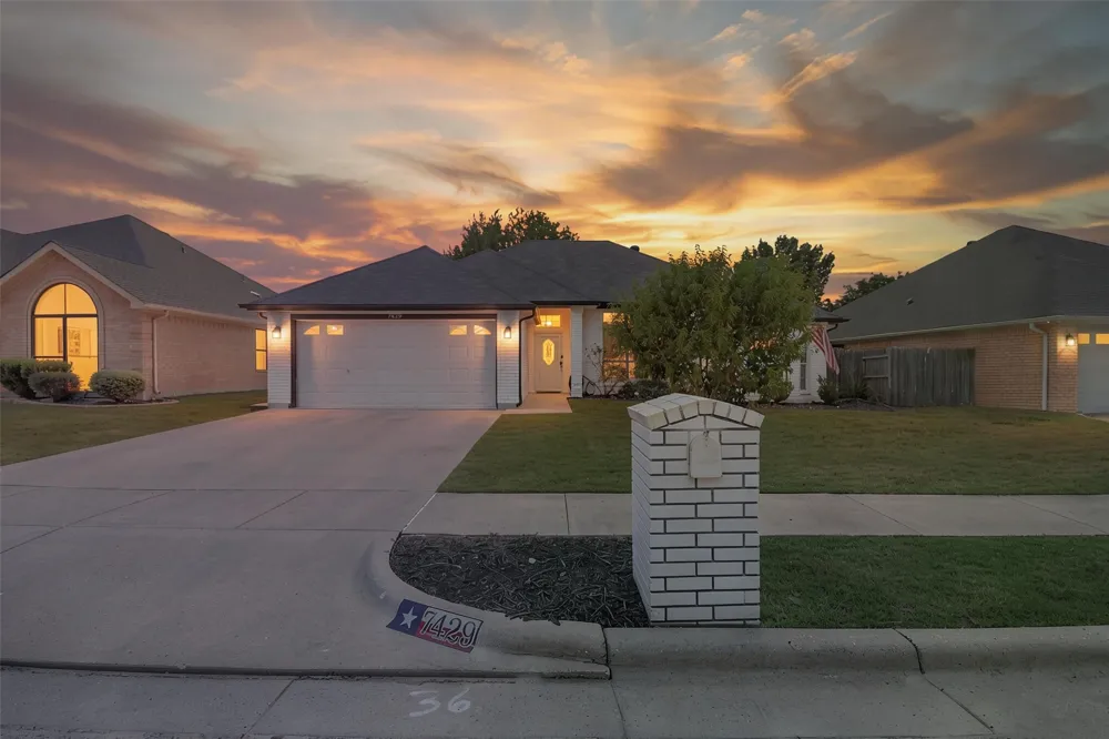 7429 Amber Drive Watauga, TX 76148