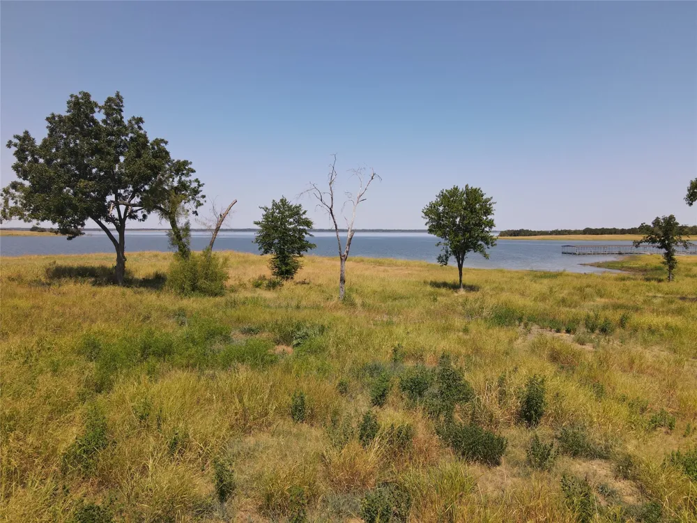 422 HARBORSIDE TERRACE Windom, TX 75492