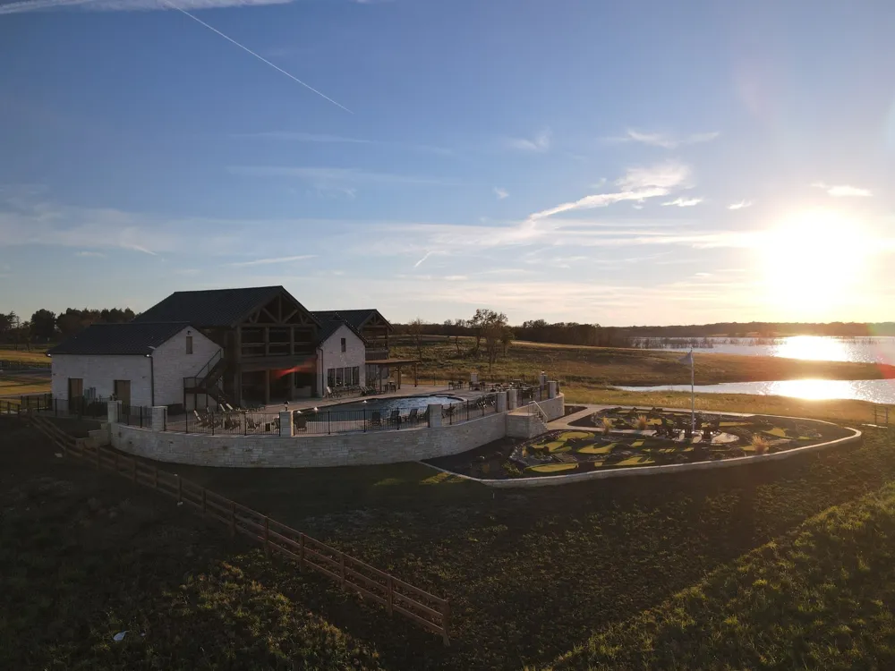 422 HARBORSIDE TERRACE Windom, TX 75492