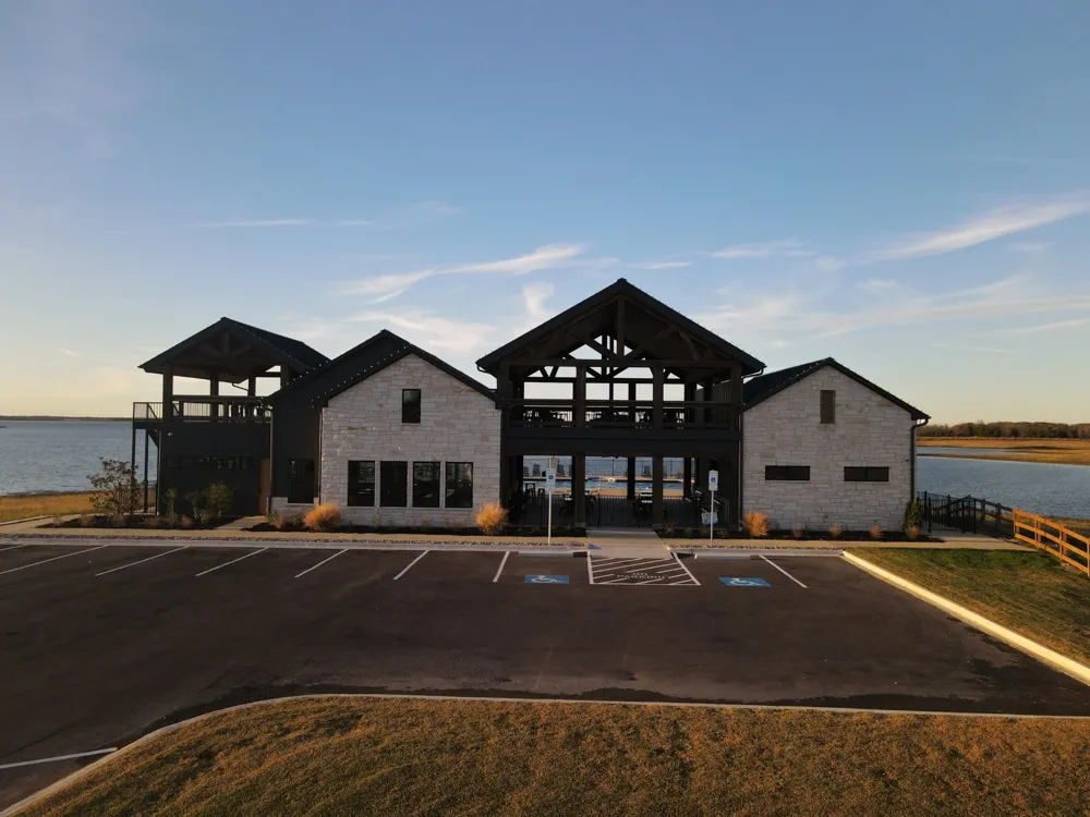 422 HARBORSIDE TERRACE Windom, TX 75492