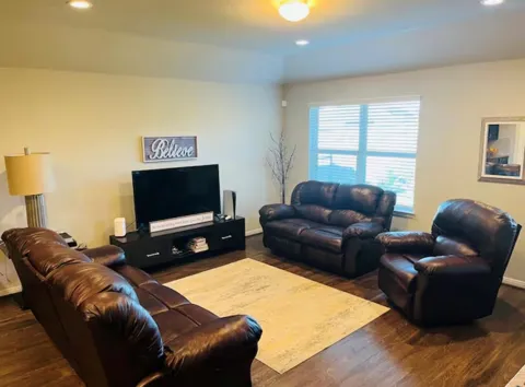 4030 Emperor Valley Lane