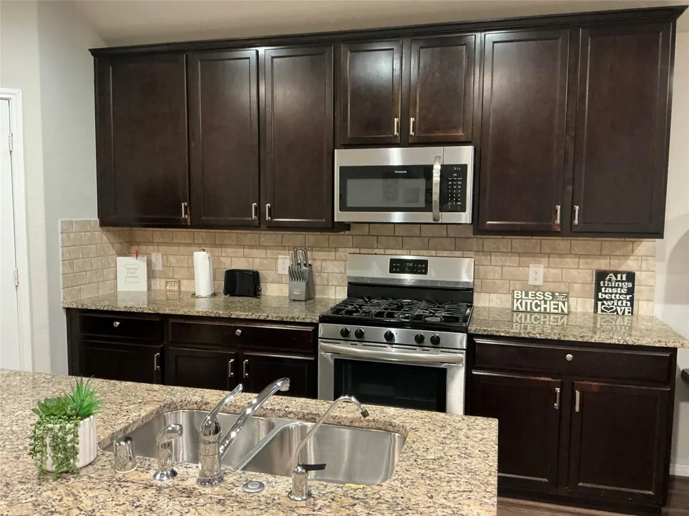 4030 Emperor Valley Lane Baytown, TX 77521