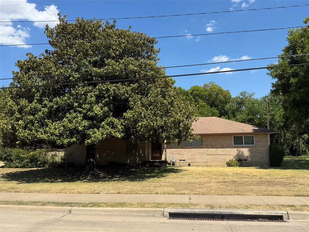 1620 Houston School Road Lancaster, TX 75134