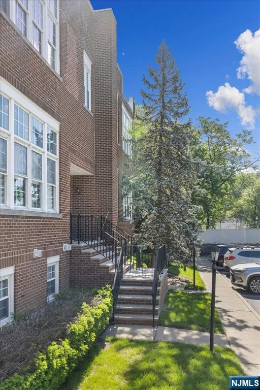 32 Smith Avenue 2F Fair Lawn, NJ 07410
