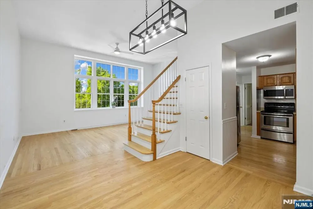 32 Smith Avenue 2F Fair Lawn, NJ 07410