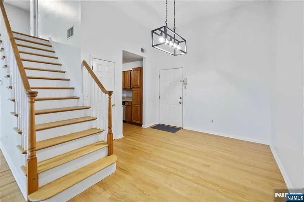 32 Smith Avenue 2F Fair Lawn, NJ 07410
