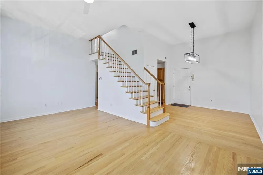 32 Smith Avenue 2F Fair Lawn, NJ 07410