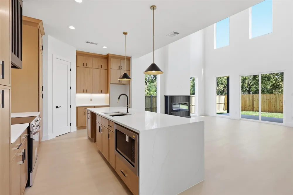 1414 Doyle Avenue Dallas, TX 75203