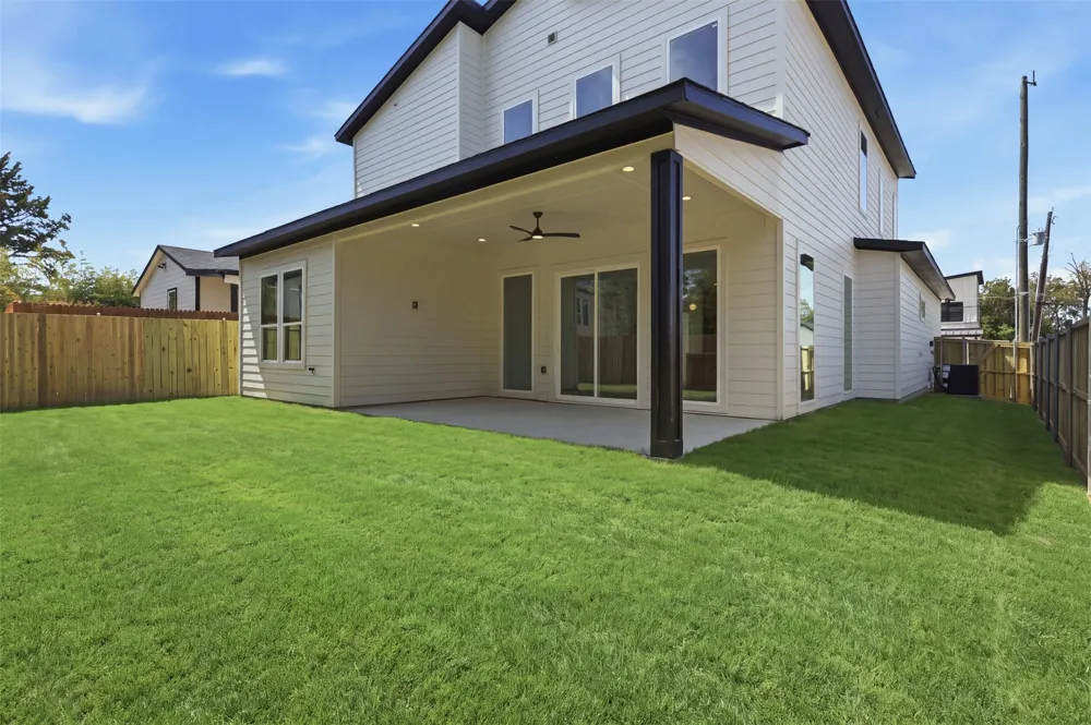 1414 Doyle Avenue Dallas, TX 75203