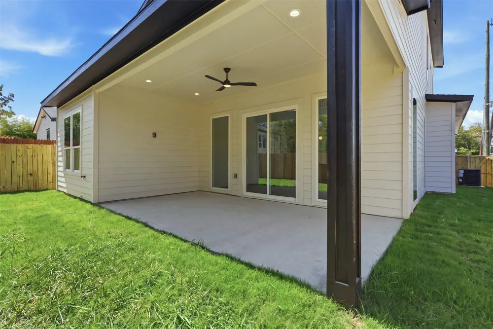 1414 Doyle Avenue Dallas, TX 75203