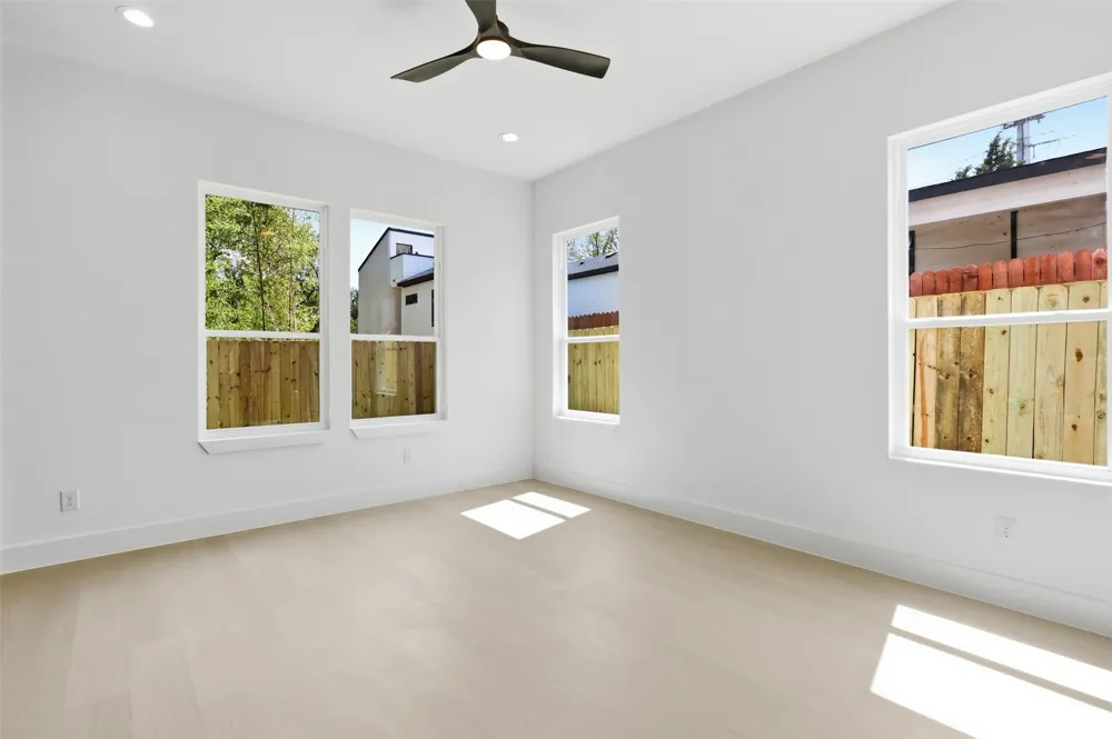 1414 Doyle Avenue Dallas, TX 75203