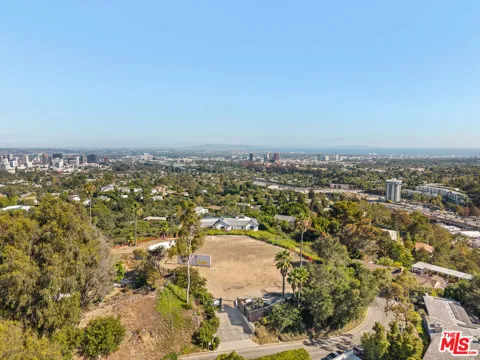 780 Linda Flora Drive