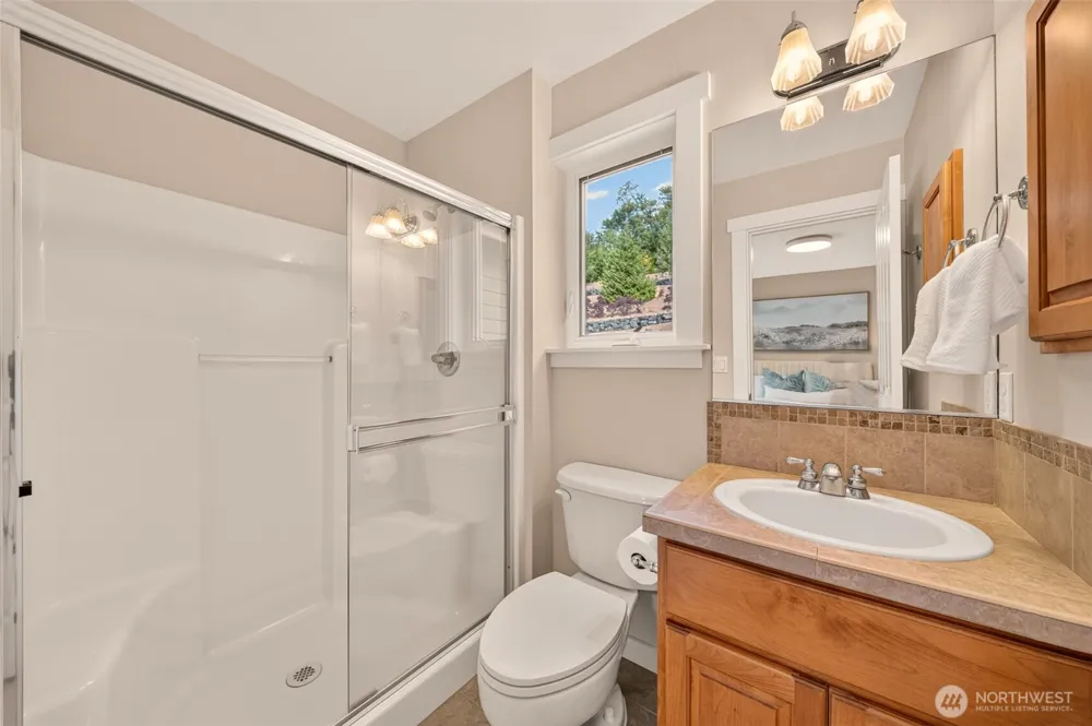 1760 30th Avenue NE Issaquah, WA 98029