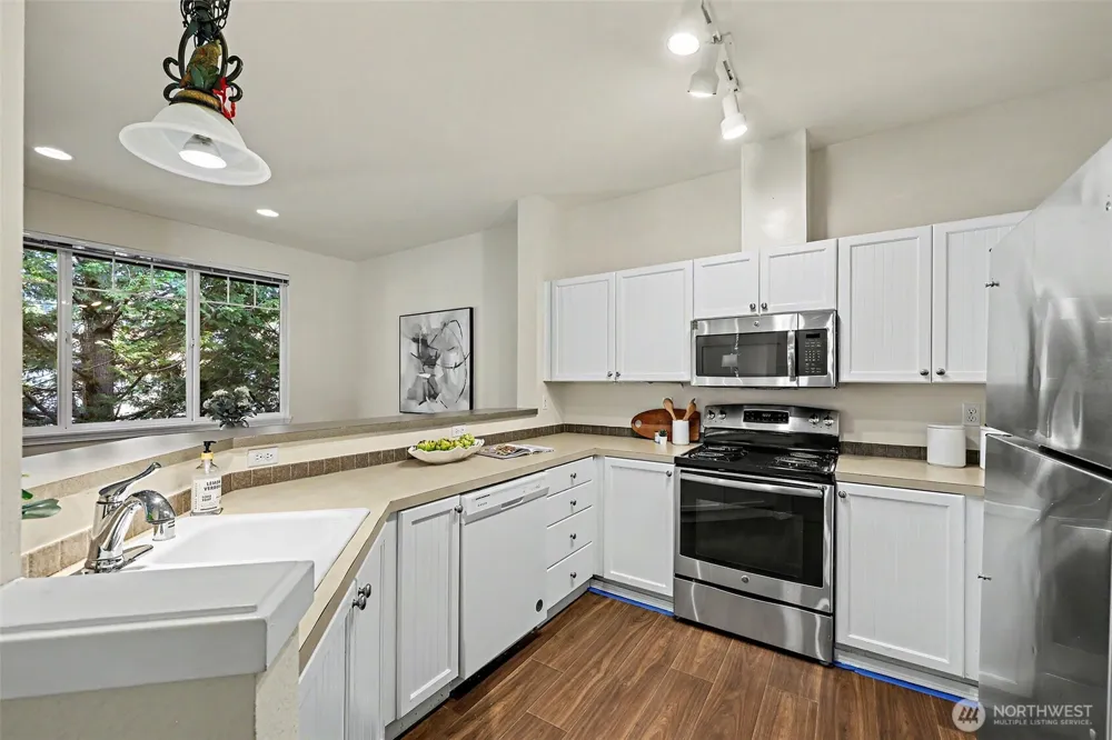 1500 S 18th #G201 Renton, WA 98055