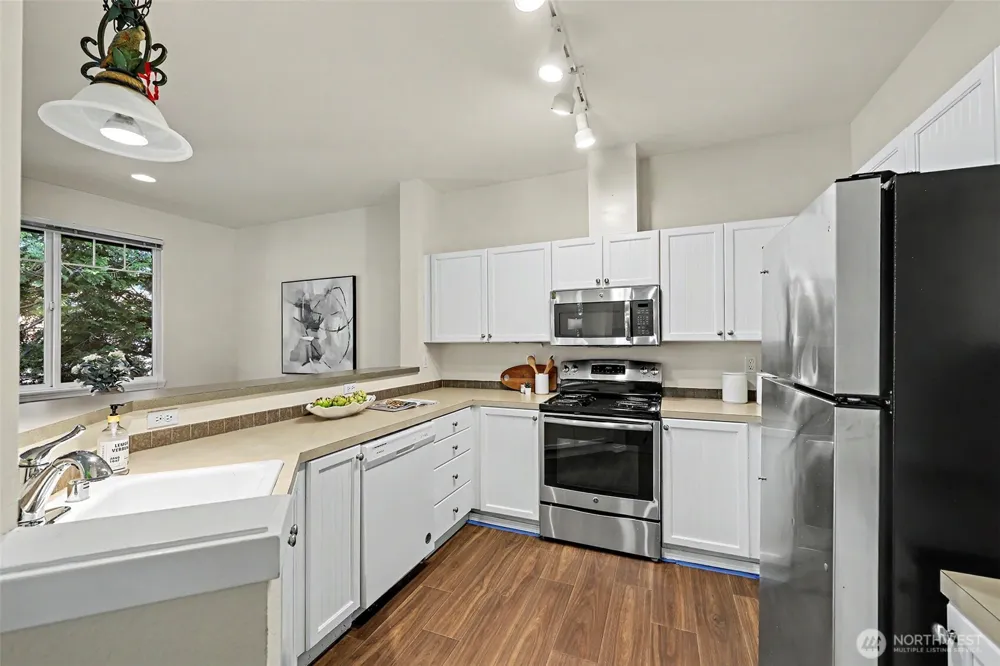 1500 S 18th #G201 Renton, WA 98055