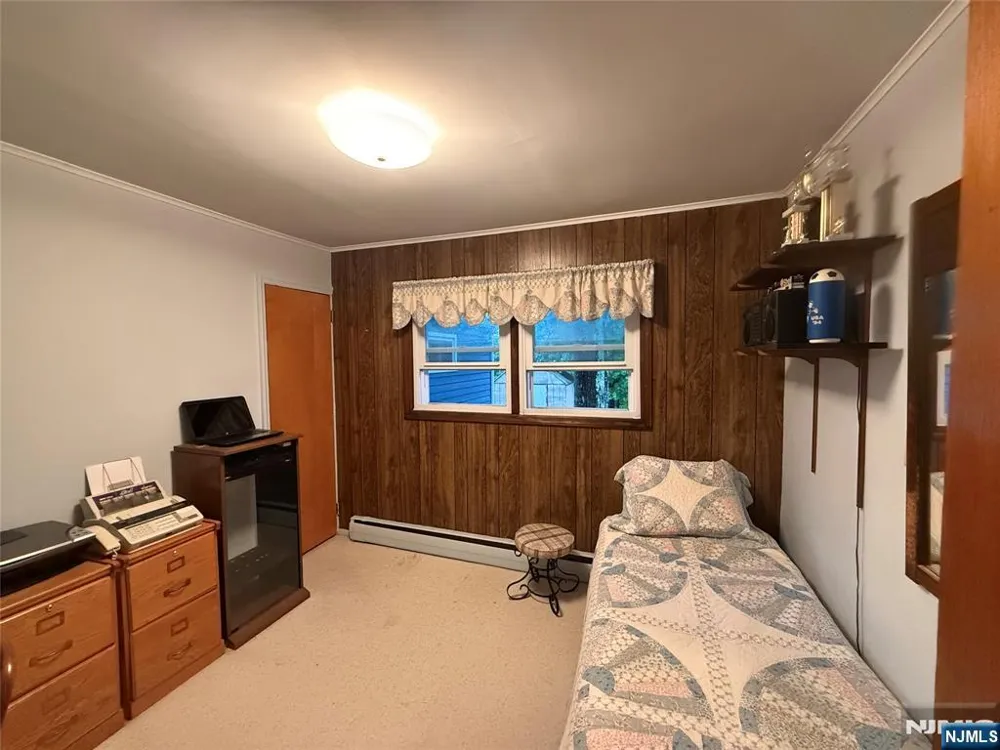 3 Illinois Trail Hopatcong, NJ 07843