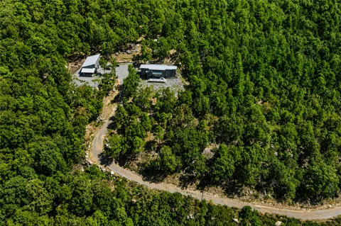 10 Moonshine Drive