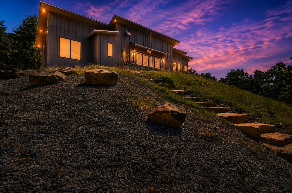 10 Moonshine Drive Clayton, OK 74536