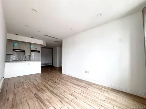 136-20 Booth Memorial Avenue #3A