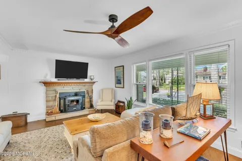 93 Forest Road