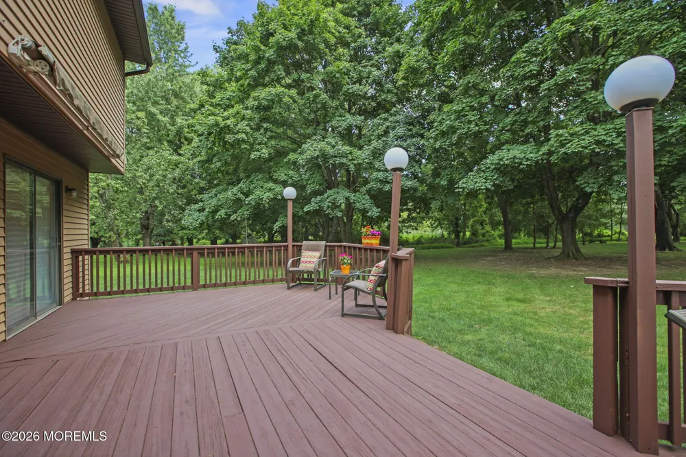 28 Buttonwood Drive Marlboro, NJ 07746