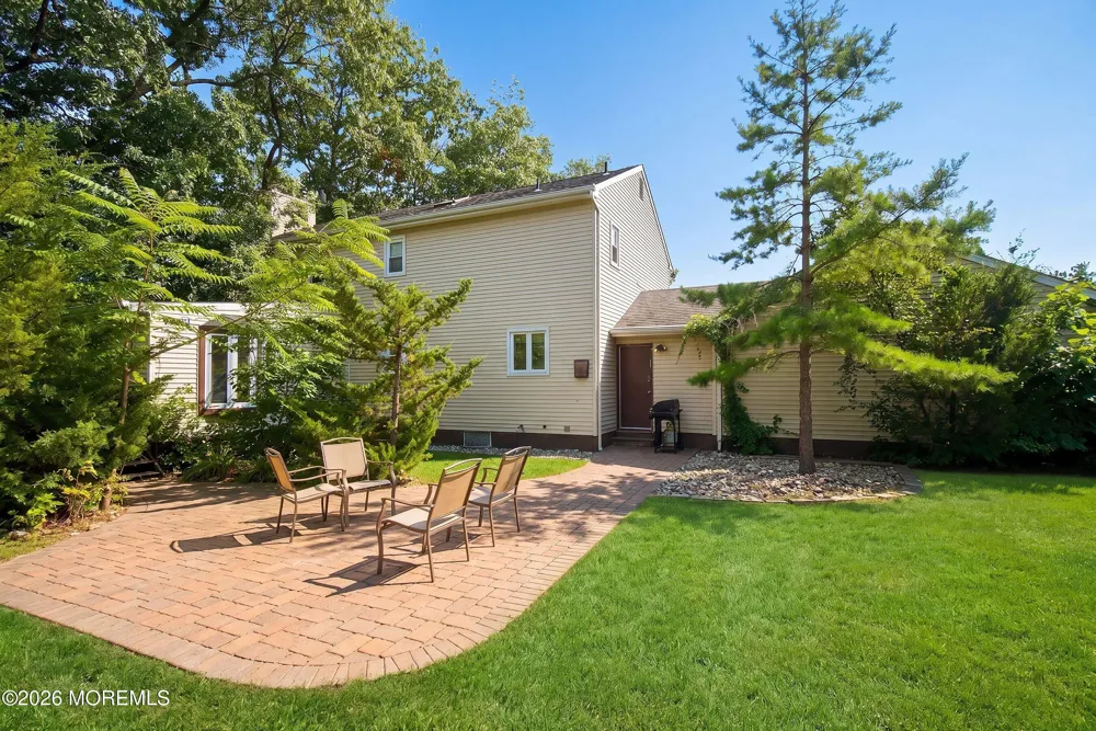 141 Jennifer Drive Lakewood, NJ 08701