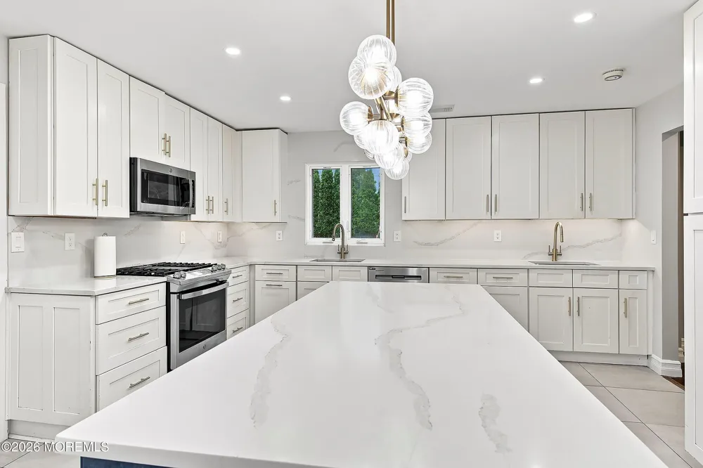 141 Jennifer Drive Lakewood, NJ 08701