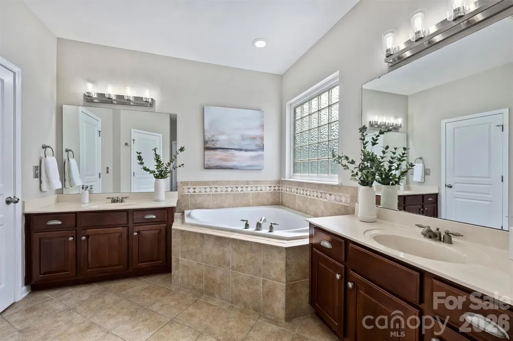 1136 Aringill Lane Matthews, NC 28104