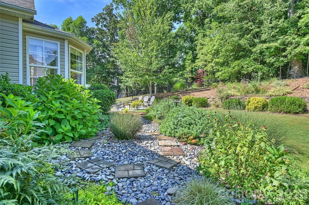 1136 Aringill Lane Matthews, NC 28104
