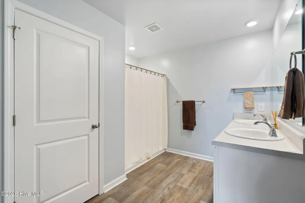 2233 Emerald Avenue Castle Hayne, NC 28429