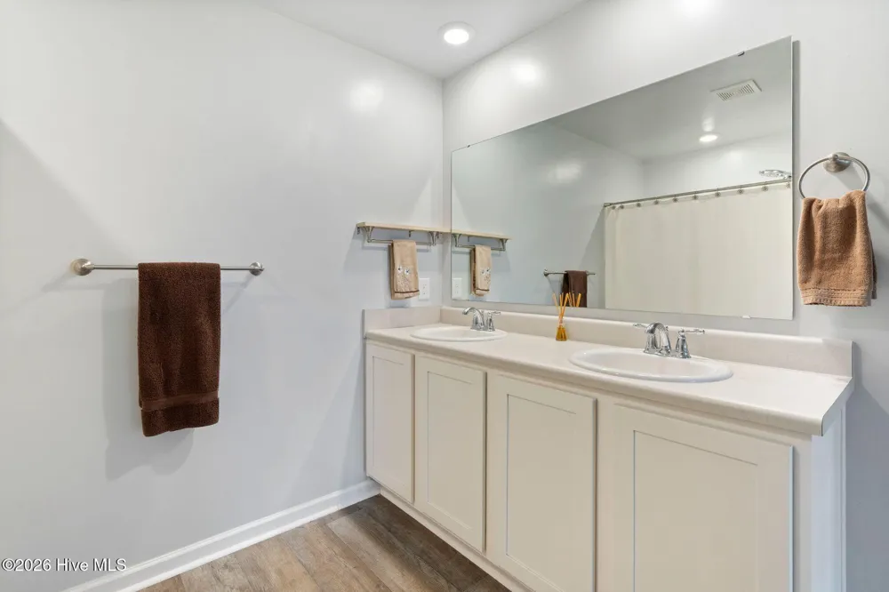 2233 Emerald Avenue Castle Hayne, NC 28429