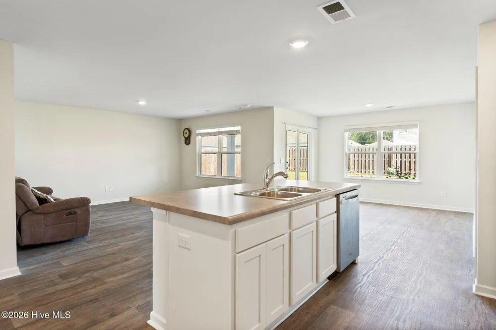 2233 Emerald Avenue Castle Hayne, NC 28429